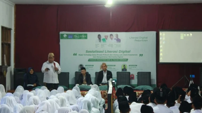 RMI PBNU Sosialisasikan Cara Bijak Bermedia Digital bagi Ustadz, Mahasiswa, Santri di Cirebon