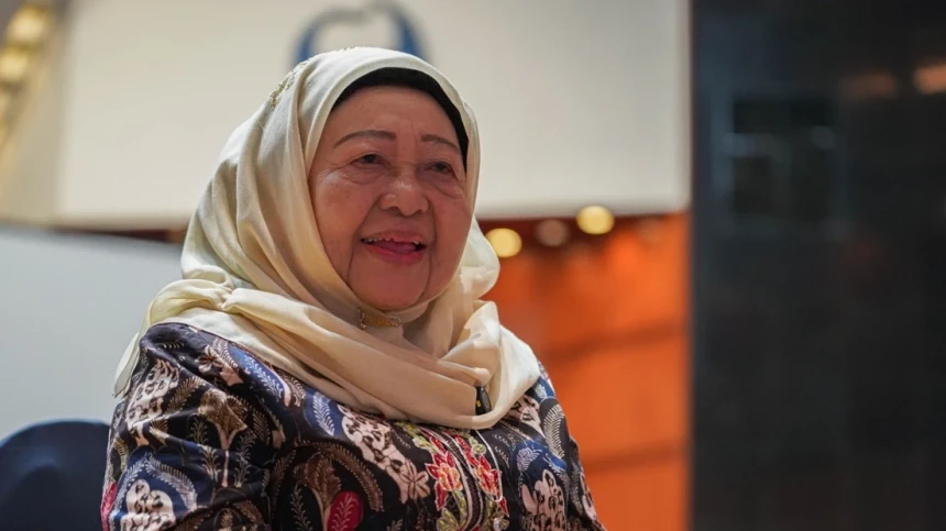 Nyai Hj Machfudhoh Aly Ubaid, Pelita Keteladanan Sang Bu Nyai, Ahli Riyadhah, dan Politisi