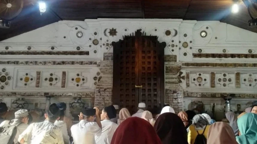 Melihat Arsitektur Islam di Cirebon: Dari Tionghoa hingga Hindu