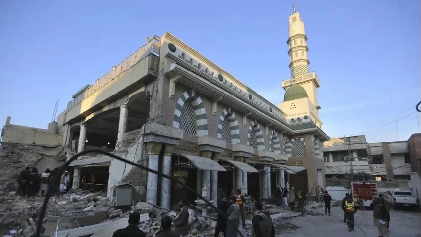 Pengebom Masjid di Peshawar Pakistan Kenakan Seragam Polisi