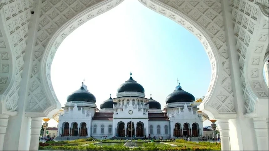 Apakah Shalat Idul Adha Harus di Masjid?