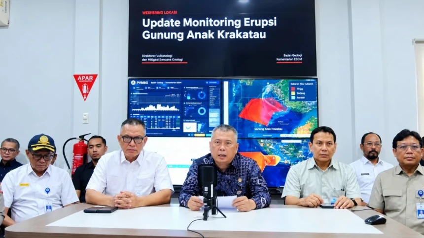 Erupsi Anak Krakatau Disebit Tidak Ganggu Penyeberangan