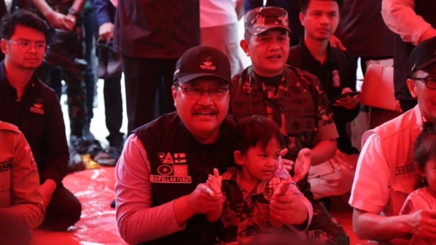 Layanan Psikososial, Anak-Anak Pengungsi Banjir Makassar Bersukacita Bareng Mensos Gus Ipul