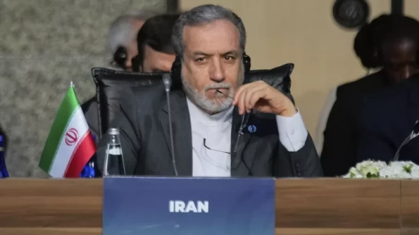 Menlu Iran Bertemu Mediator Qatar, Bahas Pembukaan Selat Hormuz