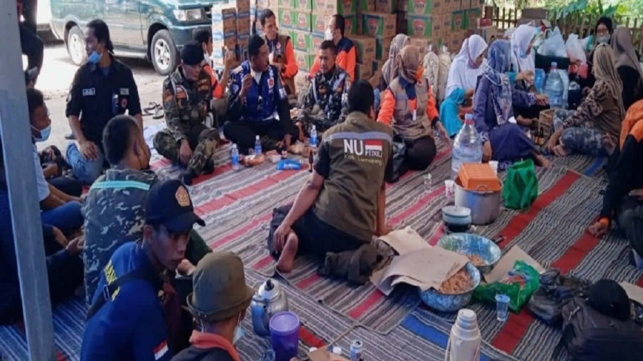 NU Cares Semeru distributes aid and provides psychosocial support to victims