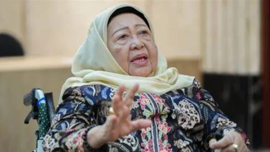 Rahasia Kedisiplinan Almarhumah Nyai Machfudhoh Aly Ubaid Menjaga Padatnya Aktivitas