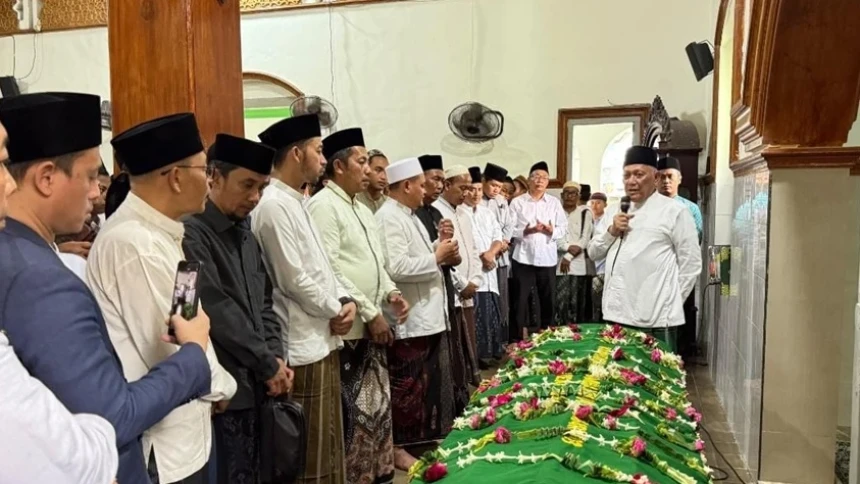 Ketua Umum PBNU Pimpin Shalat Jenazah Nyai Hj Machfudhoh Aly Ubaid di Tambakberas