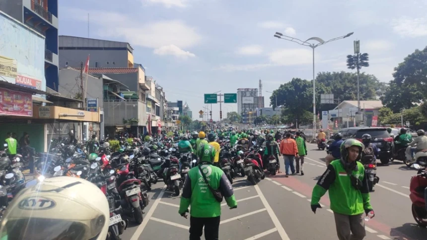 Pengamat: Batas Potongan Aplikator 8 Persen Belum Selesaikan Masalah Ojol