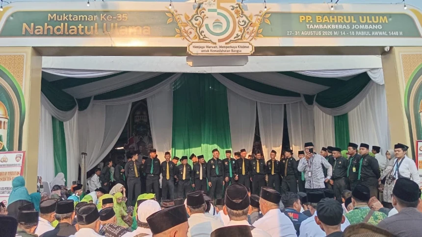Ribuan Personel Pagar Nusa Kawal Muktamar ke-35 NU