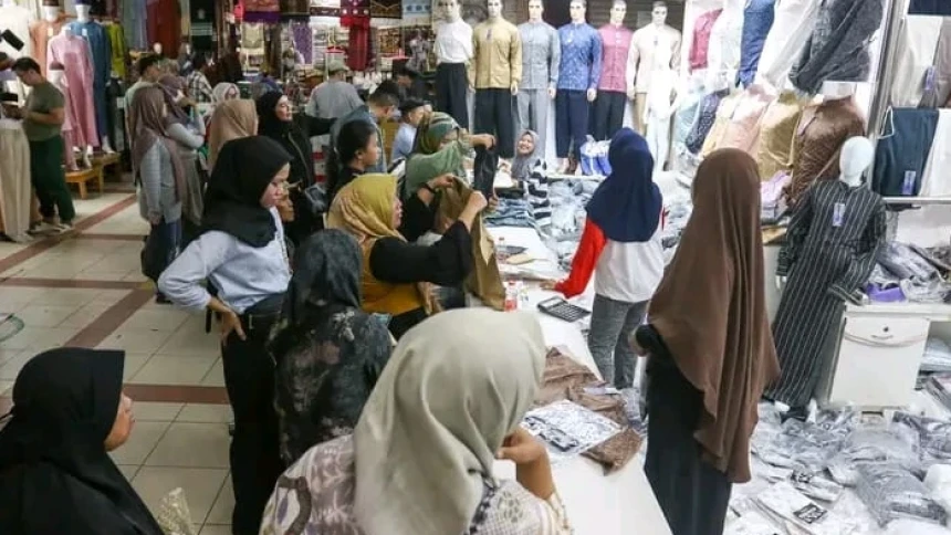 Jelang Ramadhan, Pasar Tanah Abang Diserbu Pembeli