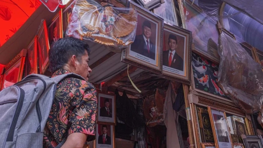 Foto Prabowo-Gibran Mulai Ramai Dijual, Ini Aturan Pasang Foto Presiden dan Wakil Presiden