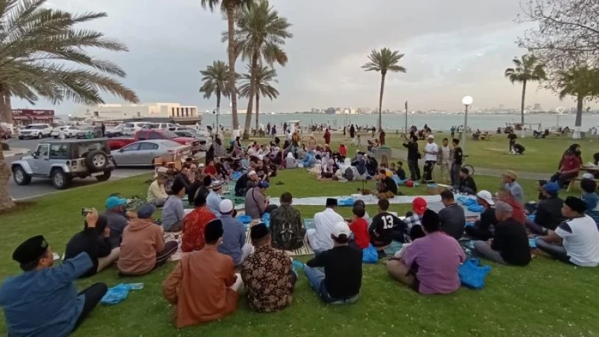 Semarak Ramadhan, PCINU Qatar Bagikan Ratusan Paket Ifthar