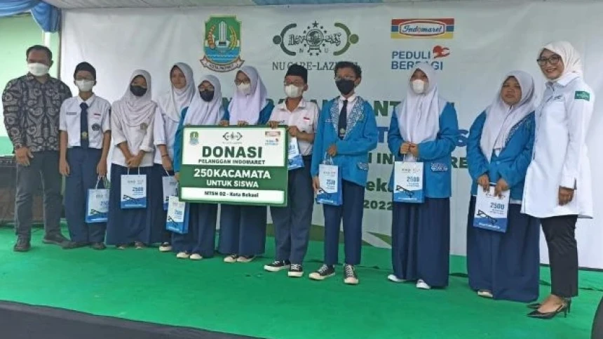 Giliran Siswa MTs di Bekasi Terima 500 Kacamata Gratis LAZISNU