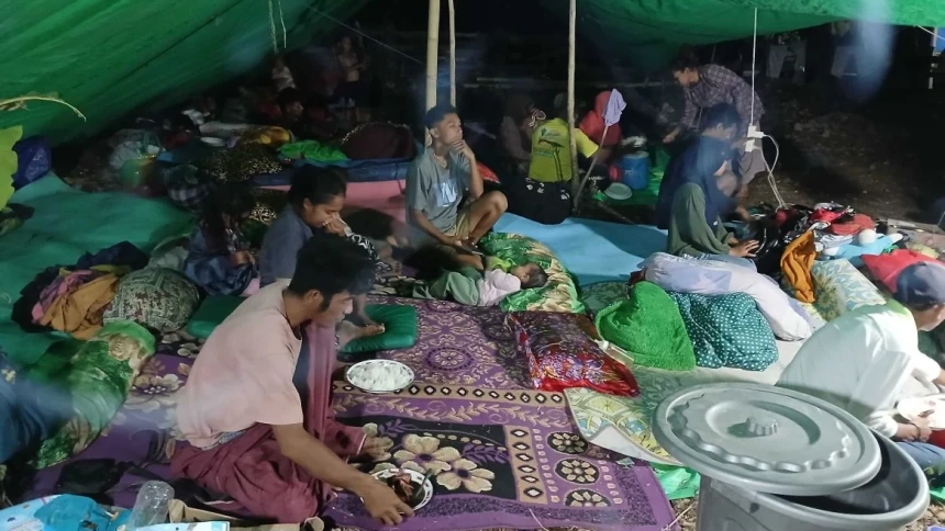 Korban Meninggal Akibat Gempa NTT Bertambah Jadi 100 Orang, 180 Ribu Warga Mengungsi