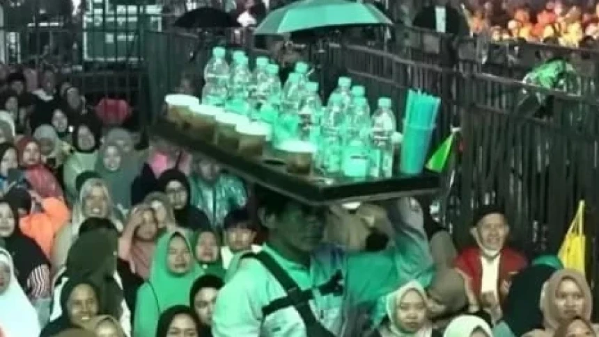 GP Ansor Jatim Ingin Berangkatkan Umrah Bapak Penjual Es Teh yang Viral dalam Pengajian Gus Miftah