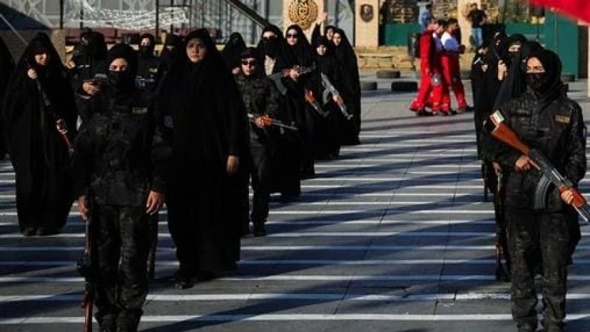 Sejumlah Perempuan di Iran Ikuti Pelatihan Militer Dasar