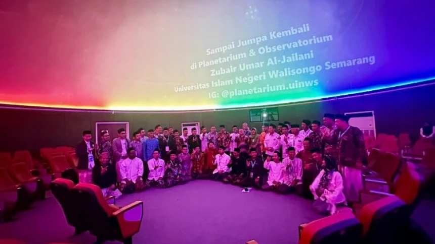 Di Planetarium UIN Walisongo Semarang Peserta Seminar Istinbath Hukum Islam Belajar Tentukan Posisi Hilal