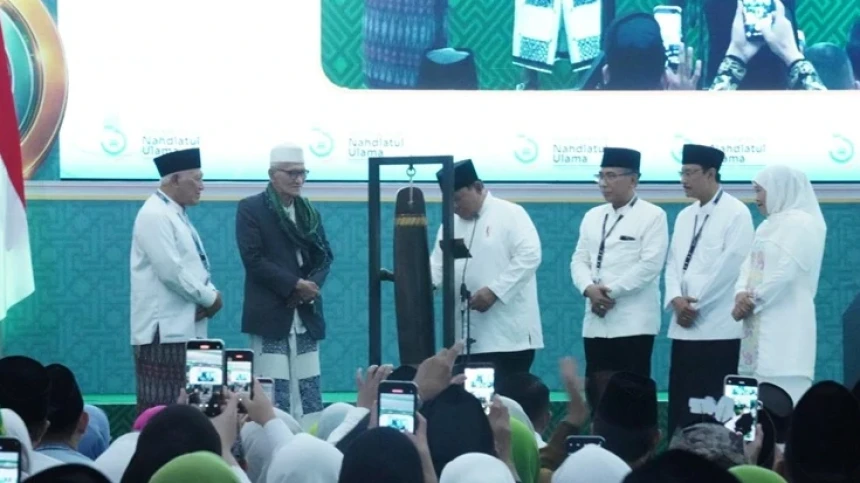 Pukul Kentongan, Presiden Prabowo Resmi Tutup Muktamar Ke-35 NU di Pesantren Tambakberas