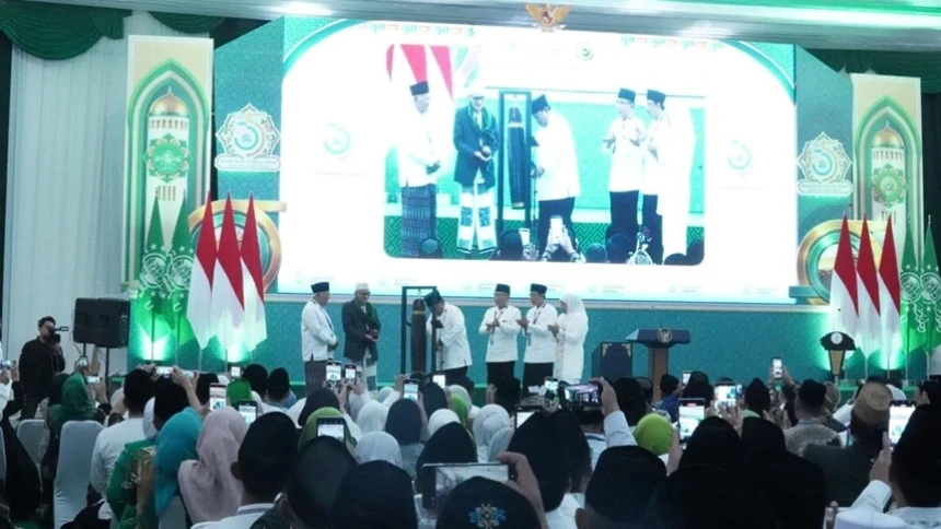 Pukul Kentongan, Presiden Prabowo Resmi Tutup Muktamar Ke-35 NU di Pesantren Tambakberas