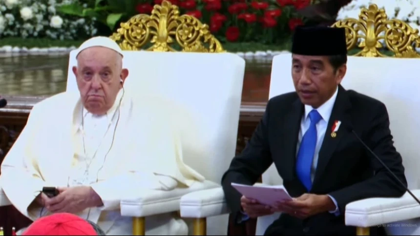 Di Hadapan Paus Fransiskus, Jokowi Kenalkan Indonesia sebagai Negara Majemuk