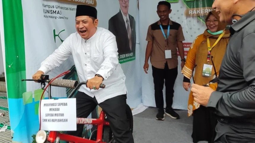 Motor Modifikasi dari Sepeda Karya SMK NU Indramayu Dijajal Ketua LP Ma&#039;arif