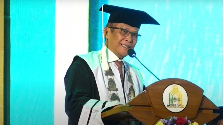 Rektor UNU Blitar Ingatkan Wisudawan untuk Tunjukkan Sikap Santun Agar Sukses