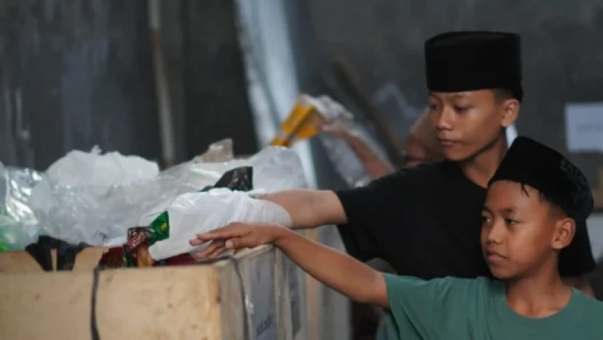 Pesantren Krapyak Ubah Sampah Menjadi Berkah, Santri Jadi Penggerak