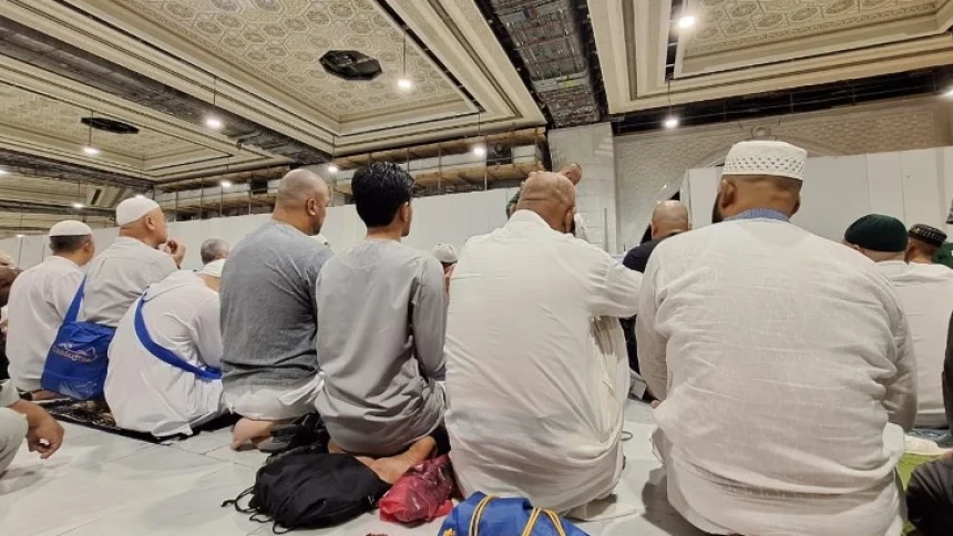 Urutan Shalat Jumat di Masjidil Haram: Dari Adzan 2 Kali sampai Ada &#039;Asisten&#039; Imam
