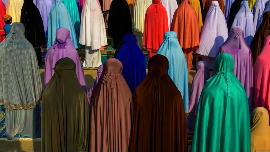 Islam Memanggil Perempuan Menghadiri Shalat Idul Fitri