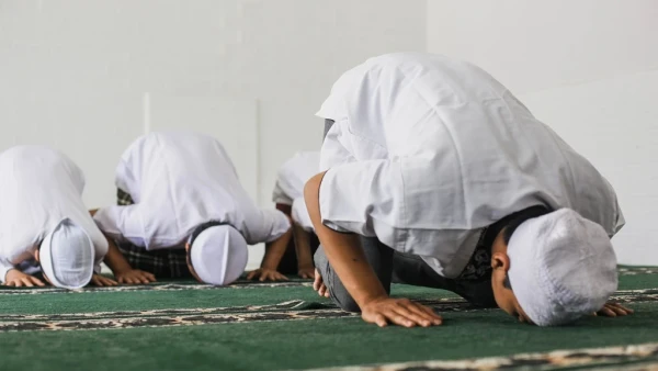 Ini Lafal Bacaan Bilal Saat Shalat Tarawih Dan Witir Beserta Jawabannya