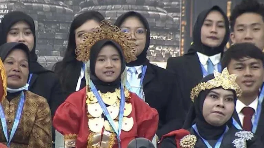 Prabowo Perkenalkan Dua Siswa Sekolah Rakyat, Sempat Putus Sekolah Kini Berprestasi