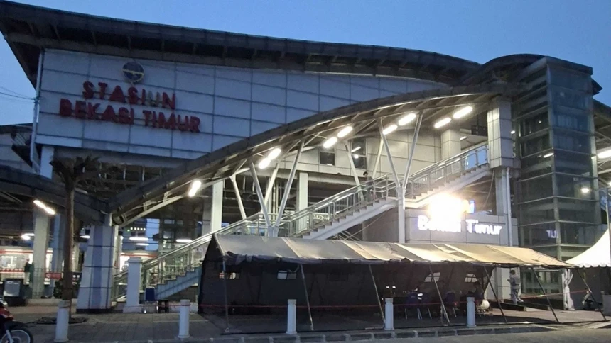 Stasiun Bekasi Timur Kembali Aktif, Gerbong Khusus Perempuan Lebih Sepi Dari Biasanya