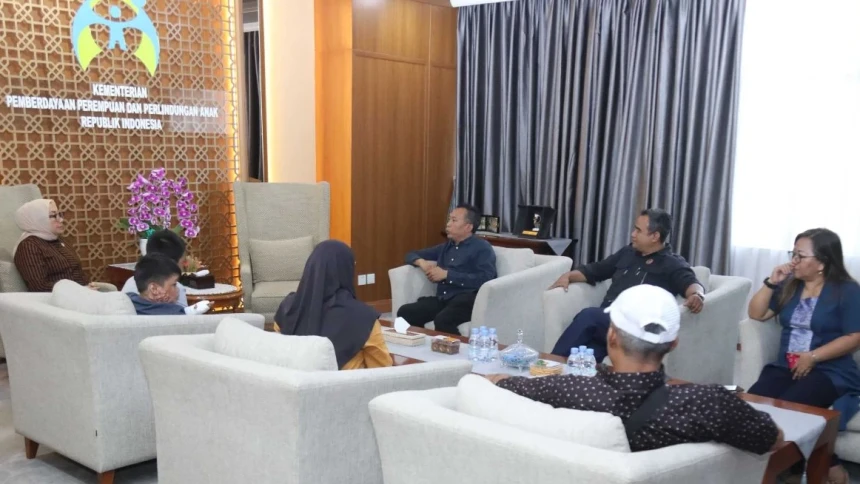 Temui Korban Kebakaran di Lombok Tengah, Menteri PPPA Nyatakan Kepastian Pemenuhan Hak dan Perlindungan Terpenuhi