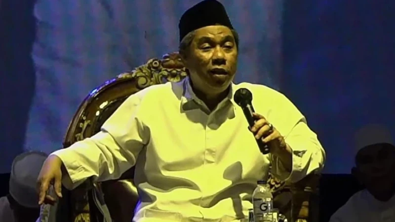 KH Zulfa Mustofa Ceritakan Kisah Unik Imam Syafi'i Dan KH Idham Chalid ...