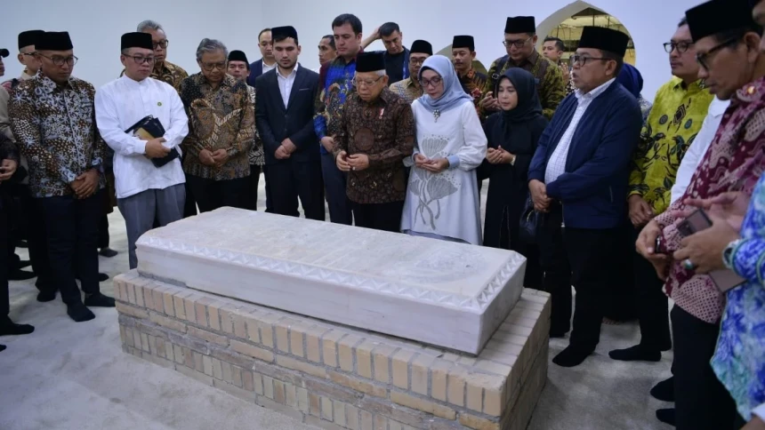 Ziarahi Makam Imam al-Bukhari, Wapres: Punya Ikatan Historis dengan Indonesia