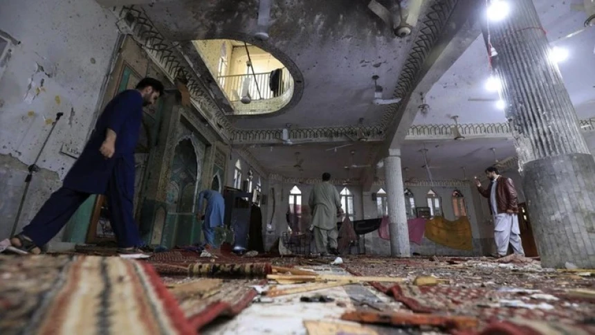 Bom Meledak di Masjid Pakistan, 56 Orang Tewas, Ratusan Luka-luka