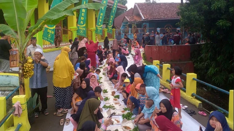 Tradisi Cucurak, Cara PRNU Curug Cideres Sambut Bulan Ramadhan