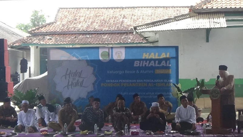 Perkuat Silaturahmi, Keluarga Besar Ponpes Al-Ishlah Subang Gelar Halal Bi Halal
