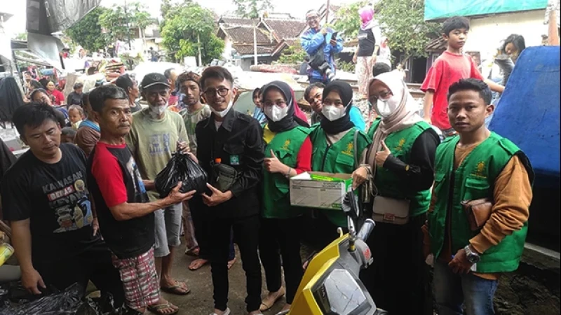 Kompak, Keluarga Besar NU Garut Bantu Korban Bencana Banjir Bandang