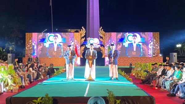 Kompak, Ketua NU, Muhammadiyah, dan MUI Jatim Baca Puisi Bareng di Satu Panggung