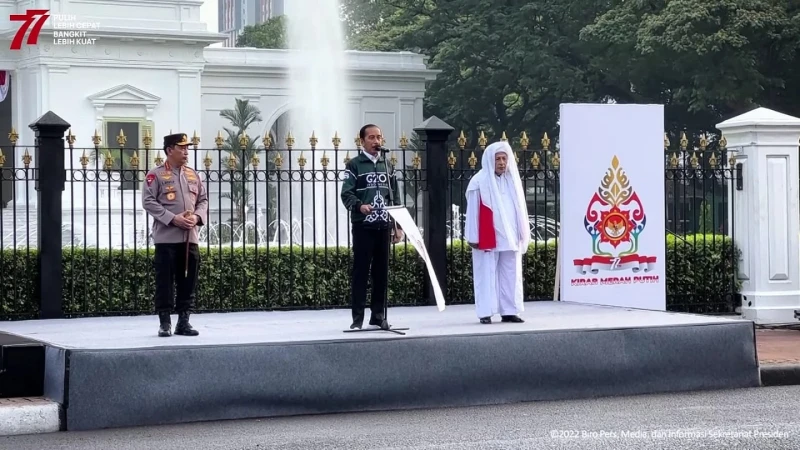 Didampingi Kapolri dan Habib Luthfi, Presiden Jokowi Lepas Kirab Merah Putih