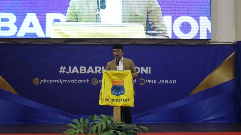 Hadiri Pelantikan, Ridwan Kamil Janji Renovasi Markas PMII Jabar
