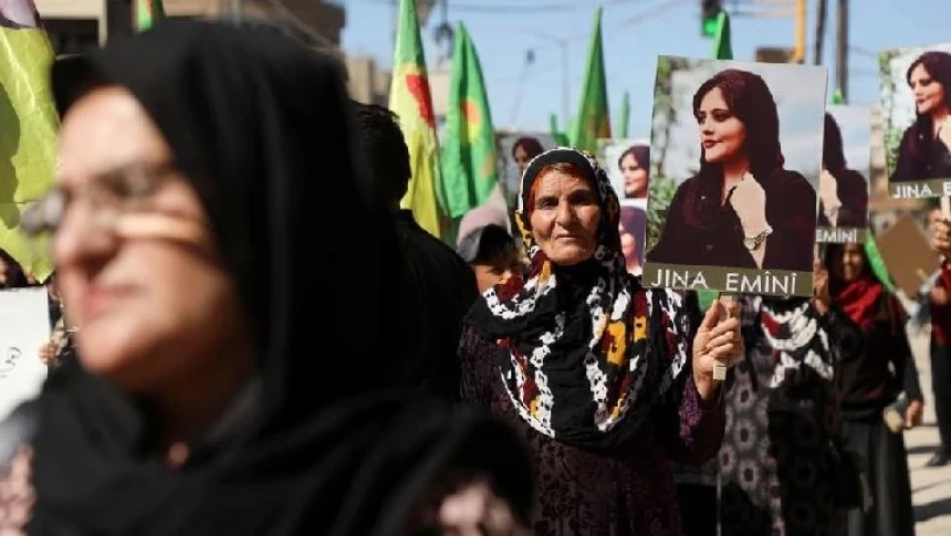 Gelombang Protes Kematian Mahsa Amini Terus Bergulir, Bagaimana Iran Menjalankan Pemerintahannya?