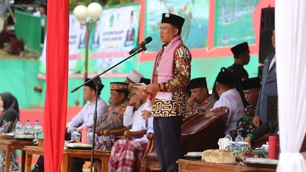 Jalankan Tugas dengan Baik, Dua Petugas Upacara Hari Santri di Lampung Barat Dapat Hadiah Umrah