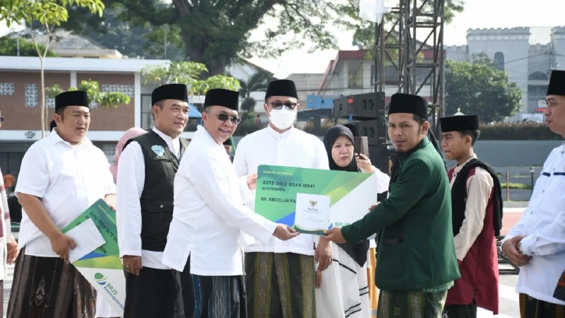 Hari Santri Nasional, Rais Syuriah PCNU Kota Sukabumi Terima Penghargaan dari Pemkot