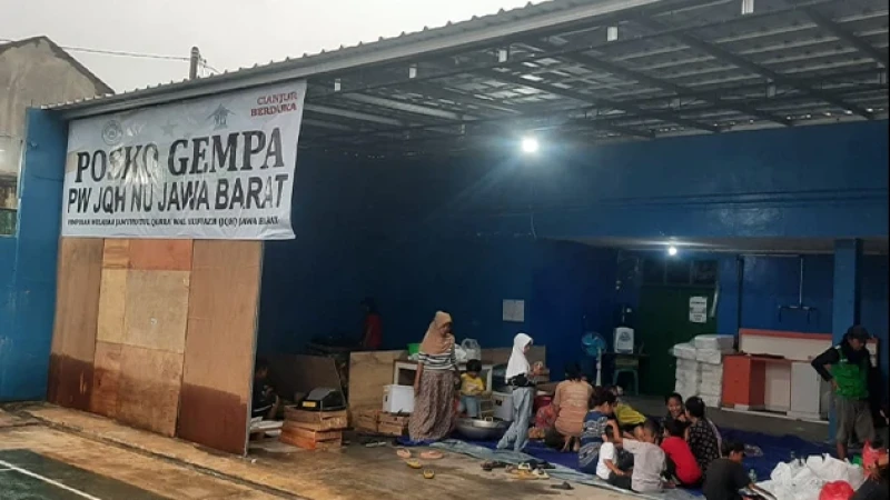 JQHNU Kabupaten Cirebon Serahkan Bantuan untuk Korban Gempa Bumi Cianjur