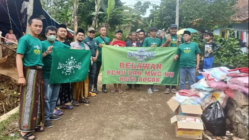 Peduli Korban Gempa Bumi Cianjur, Rombongan Relawan PCNU dan MWCNU se-Kota Bogor Salurkan Donasi 