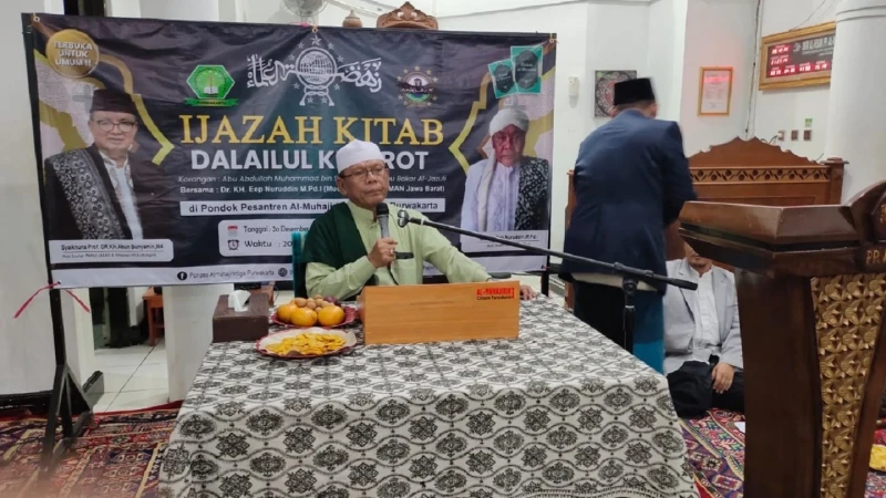 Pengajian JATMAN Purwakarta, KH Farid Kisahkan Seorang Pemaksiat yang Gemar Bersholawat  