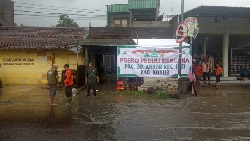 Bantu Warga Terdampak Banjir, GP Ansor Kecamatan Jati, Kudus Buka Posko Peduli