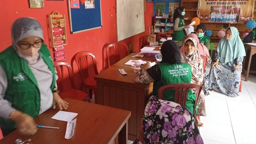 Gandeng LKNU Cianjur, Alumni Qudsiyyah Jabodetabek Gelar Layanan Kesehatan Gratis